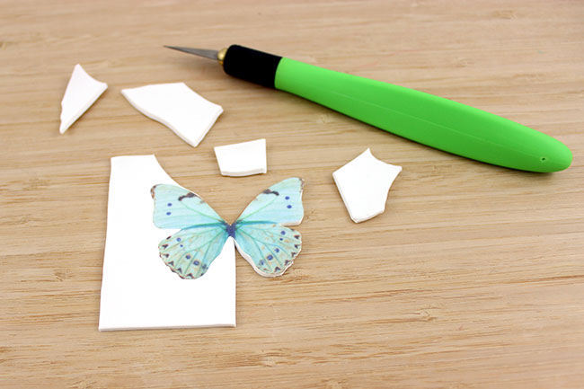 Collier papillon en organza, pâte Fimo et résine UV : Etape 2 Collier papillon en organza, pâte Fimo et résine UV : Etape 2