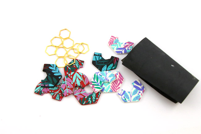 Boucles d'oreilles avec le silkscreen feuillage : Etape 9