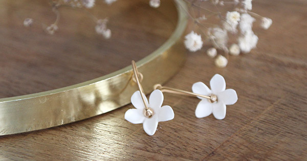 Créoles avec fleurs en pâte polymère