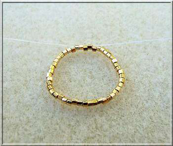 Pendentif collier DIY Mafate en perles de verre Paros et Kos par Puca : Etape 1