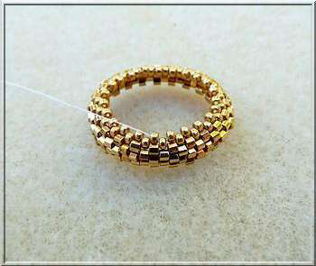 Pendentif collier DIY Mafate en perles de verre Paros et Kos par Puca : Etape 3