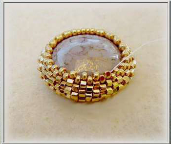 Pendentif collier DIY Mafate en perles de verre Paros et Kos par Puca : Etape 5