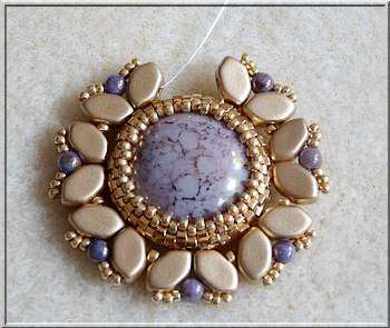 Pendentif collier DIY Mafate en perles de verre Paros et Kos par Puca : Etape 14