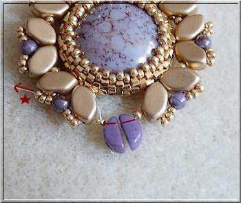 Pendentif collier DIY Mafate en perles de verre Paros et Kos par Puca : Etape 15