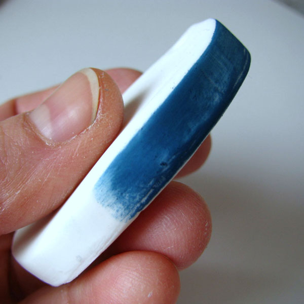 Pendentif Amulet en pâte de modelage sans cuisson WePam avec impression de sérigraphie silkscreen : Etape 4