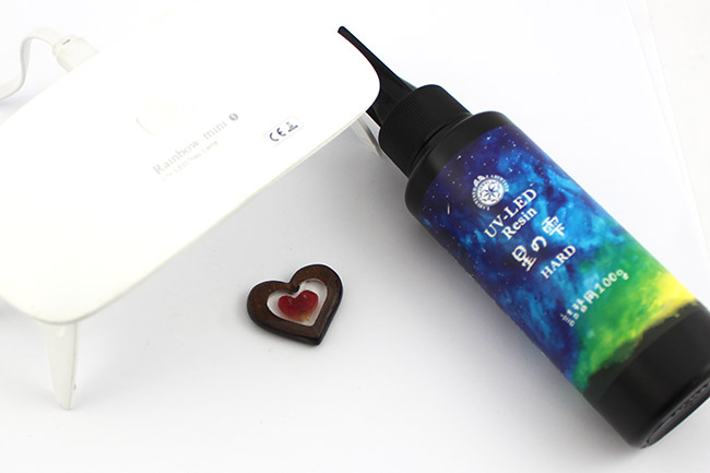 Coeur en résine UV Led et polymère effet bois d'ébène : Etape 10