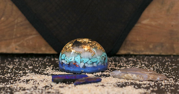Comment faire une orgonite en résine : tuto DIY débutant Comment faire une orgonite en résine : tuto DIY débutant