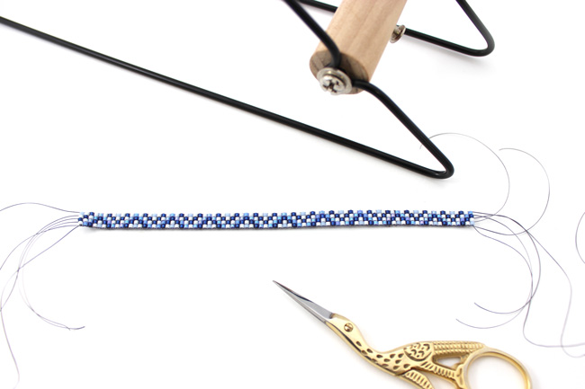 Bracelet Miyuki 4 rangs au métier à tisser : Etape 5 Bracelet Miyuki 4 rangs au métier à tisser : Etape 5