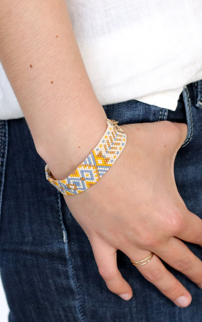 Schéma Bracelet Miyuki tissage Peyote Impair couleurs Estivales Schéma Bracelet Miyuki tissage Peyote Impair couleurs Estivales