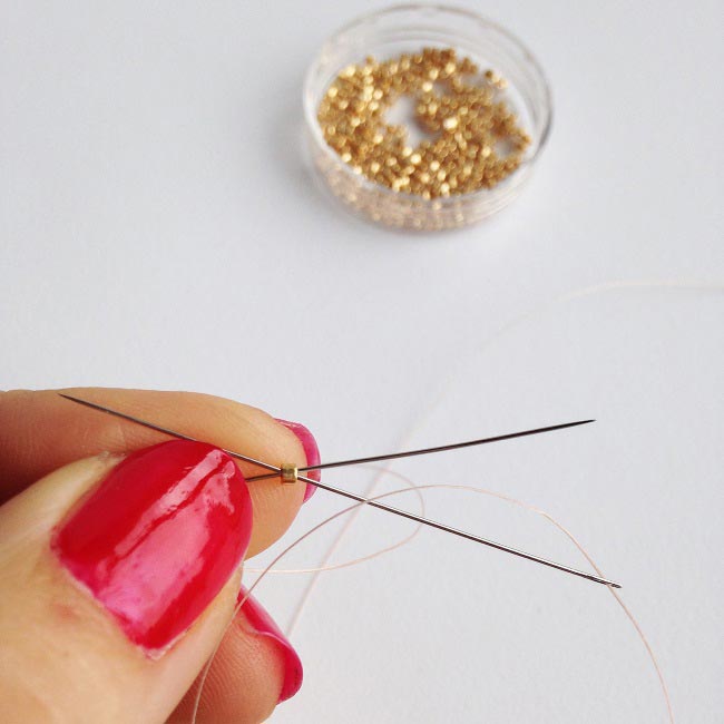 Broche en perles Miyuki motif tipi par Rose Moustache : Etape 3 Broche en perles Miyuki motif tipi par Rose Moustache : Etape 3