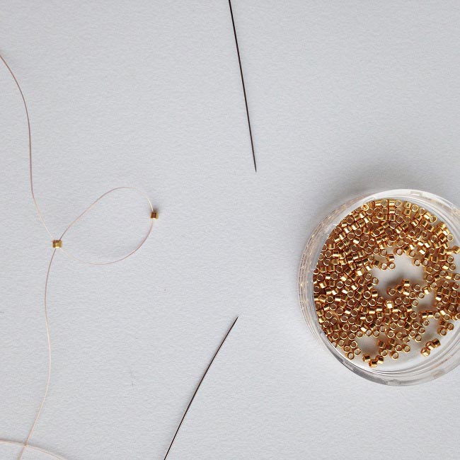 Broche en perles Miyuki motif tipi par Rose Moustache : Etape 4 Broche en perles Miyuki motif tipi par Rose Moustache : Etape 4