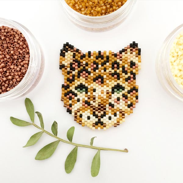 Sautoir motif bébé léopard en tissage brickstitch avec des perles Miyuki Delicas par Mon Petit Bazar Sautoir motif bébé léopard en tissage brickstitch avec des perles Miyuki Delicas par Mon Petit Bazar