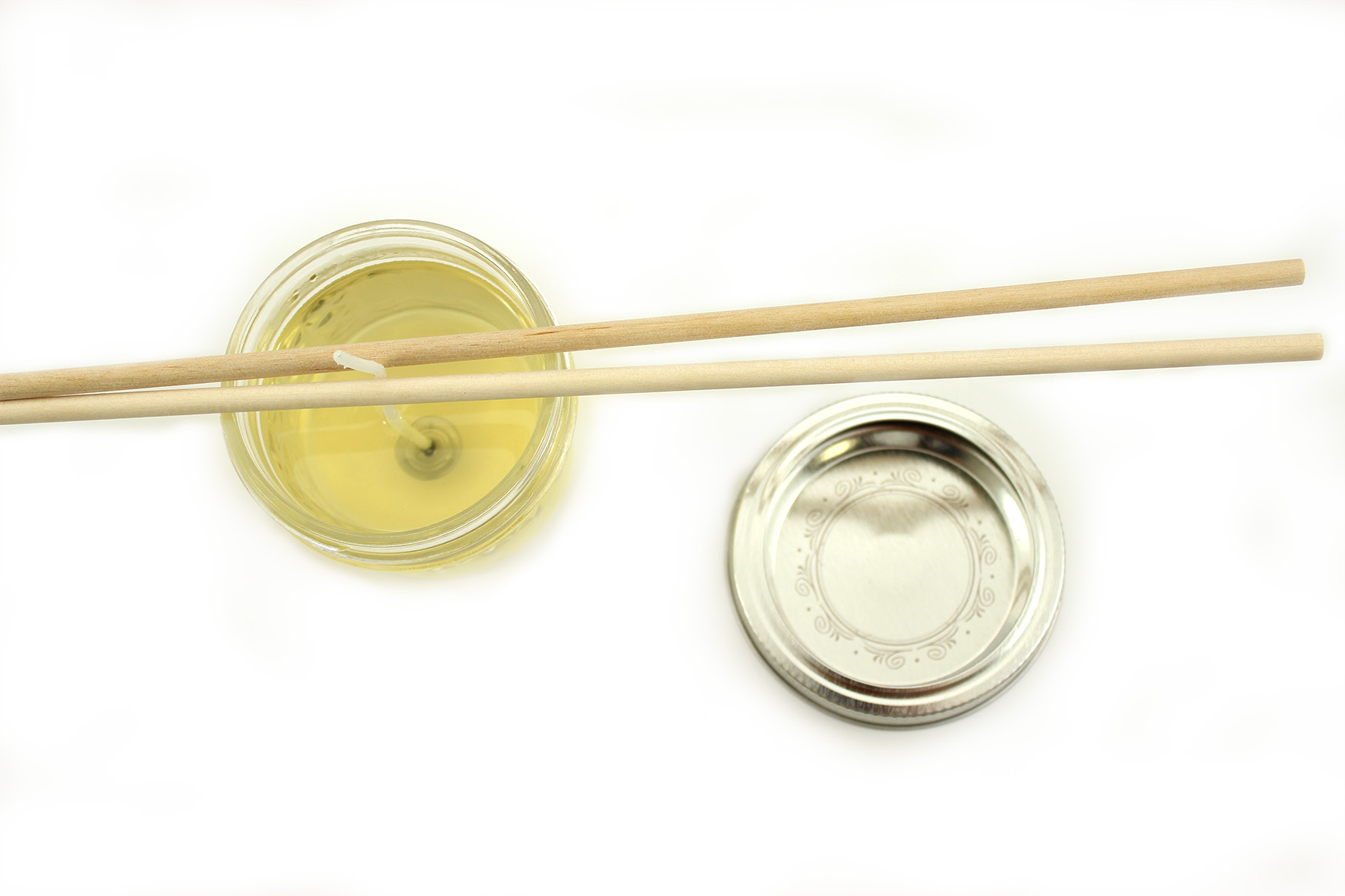 Bougie de Noel et marque-place Mason Jar avec peinture craie Chalky et étiquette kraft : Etape 3 Bougie de Noel et marque-place Mason Jar avec peinture craie Chalky et étiquette kraft : Etape 3