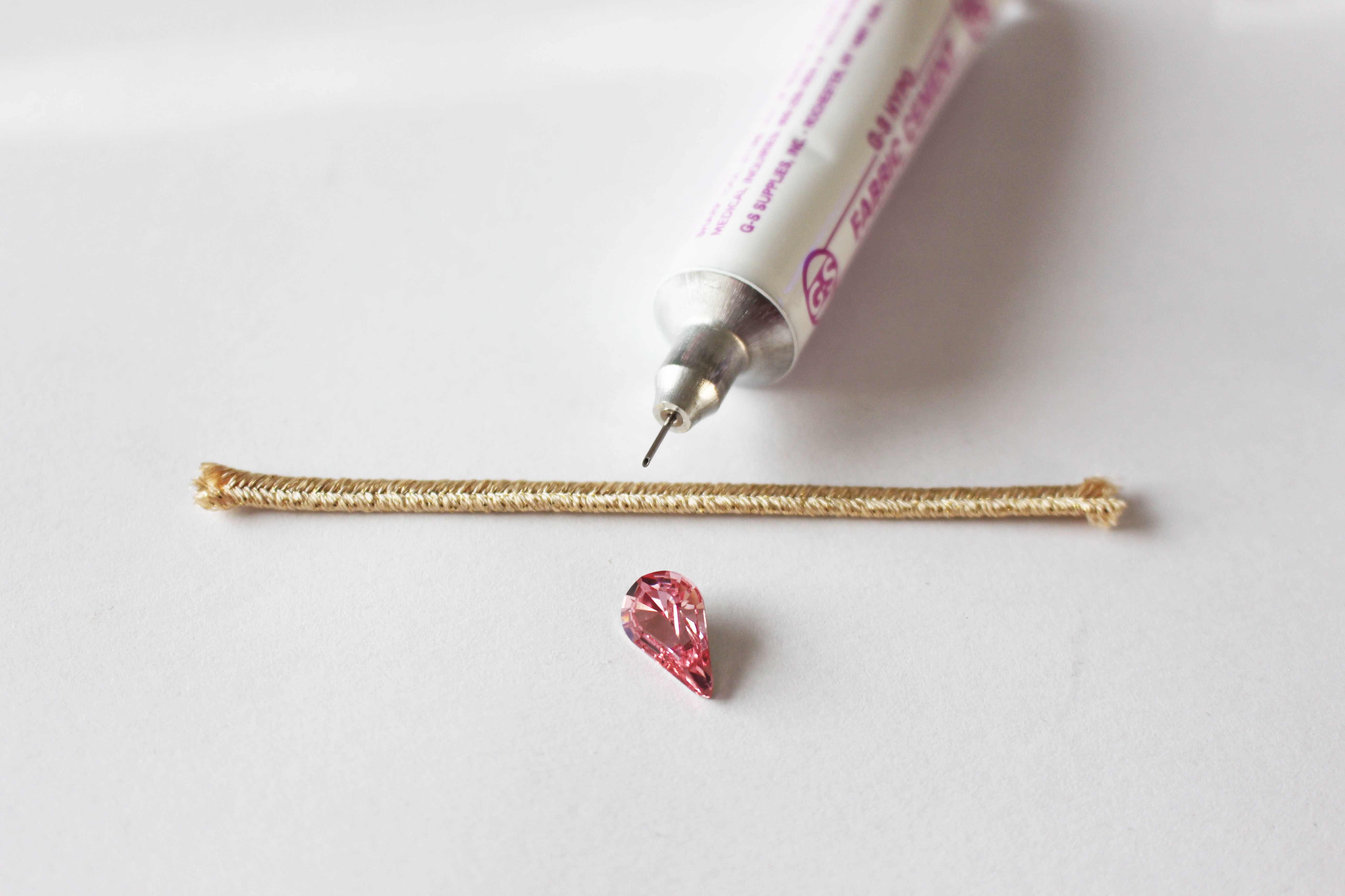 Boucles d'oreilles avec des perles en verre IrisDuo et SuperDuo et cristaux PureCrystal : Etape 7