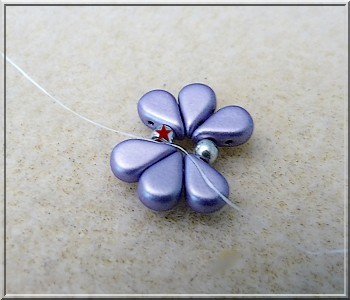 Bracelet Connie en perles en verre Amos®, Bugles Miyuki et PureCrystal Crystal Mesh : Etape 2 Bracelet Connie en perles en verre Amos®, Bugles Miyuki et PureCrystal Crystal Mesh : Etape 2