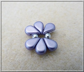 Bracelet Connie en perles en verre Amos®, Bugles Miyuki et PureCrystal Crystal Mesh : Etape 3 Bracelet Connie en perles en verre Amos®, Bugles Miyuki et PureCrystal Crystal Mesh : Etape 3