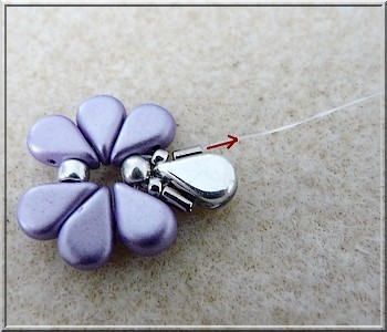 Bracelet Connie en perles en verre Amos®, Bugles Miyuki et PureCrystal Crystal Mesh : Etape 8 Bracelet Connie en perles en verre Amos®, Bugles Miyuki et PureCrystal Crystal Mesh : Etape 8