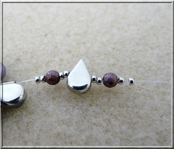 Bracelet Connie en perles en verre Amos®, Bugles Miyuki et PureCrystal Crystal Mesh : Etape 9 Bracelet Connie en perles en verre Amos®, Bugles Miyuki et PureCrystal Crystal Mesh : Etape 9