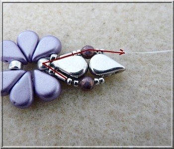 Bracelet Connie en perles en verre Amos®, Bugles Miyuki et PureCrystal Crystal Mesh : Etape 10 Bracelet Connie en perles en verre Amos®, Bugles Miyuki et PureCrystal Crystal Mesh : Etape 10