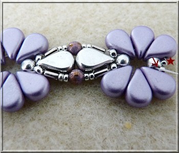 Bracelet Connie en perles en verre Amos®, Bugles Miyuki et PureCrystal Crystal Mesh : Etape 16 Bracelet Connie en perles en verre Amos®, Bugles Miyuki et PureCrystal Crystal Mesh : Etape 16