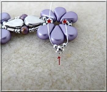 Bracelet Connie en perles en verre Amos®, Bugles Miyuki et PureCrystal Crystal Mesh : Etape 17 Bracelet Connie en perles en verre Amos®, Bugles Miyuki et PureCrystal Crystal Mesh : Etape 17