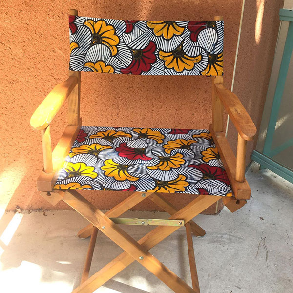 customisation fauteuil pliable en wax africain fleurs de mariage perles co