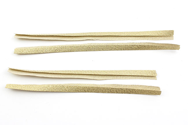 customiser des sandales en cuir avec du tissu wax couper le biais customiser des sandales en cuir avec du tissu wax couper le biais