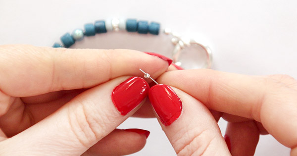 Schéma Faire de jolies finitions avec des perles à écraser Schéma Faire de jolies finitions avec des perles à écraser