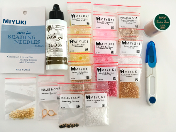 Boucles d'oreilles India avec des perles Miyuki et des sequins lisses : Etape 1