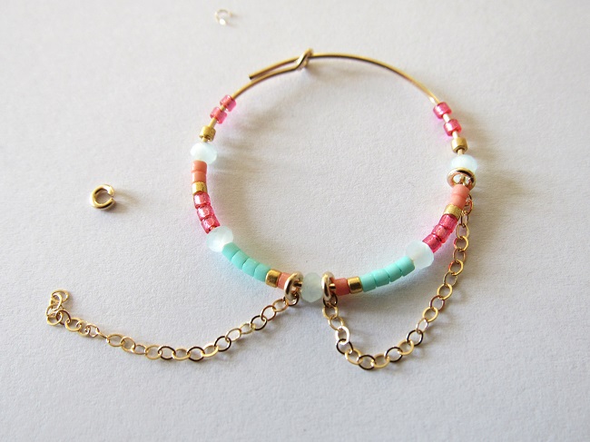 DIY facile - Créoles en Gold Filled et perles Miyuki Delicas : Etape 11