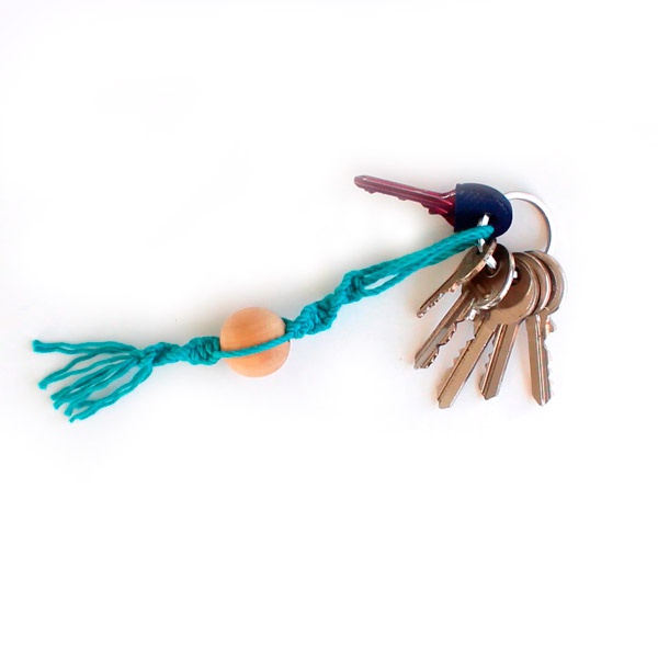 Idée cadeau de Noel de dernière minute : un porte clefs en macramé