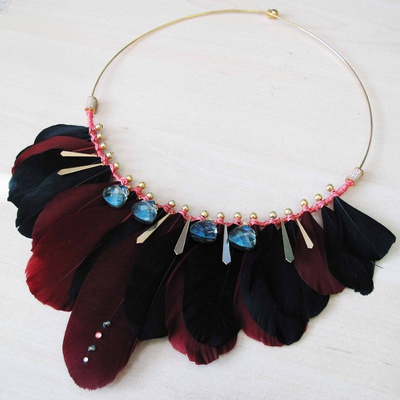Collier Plastron Rétro PureCrystal et plumes : Etape 8 Collier Plastron Rétro PureCrystal et plumes : Etape 8