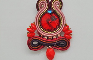Boucles d'oreilles rouges en soutache avec cabochon rivoli PureCrystal : Etape 14