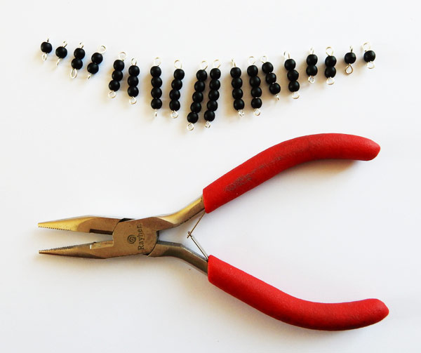 Collier_Sequins_Gouttes_email_epoxy_et_Perles_rondes-7