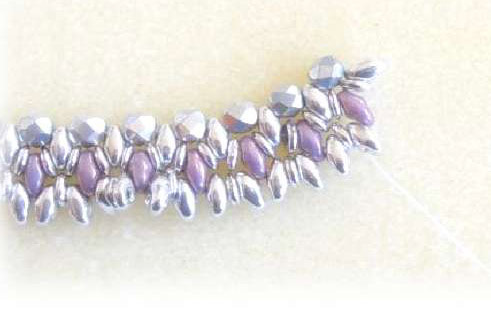 Collier Mahonia Dagues SuperDuo et O Bead : Etape 5