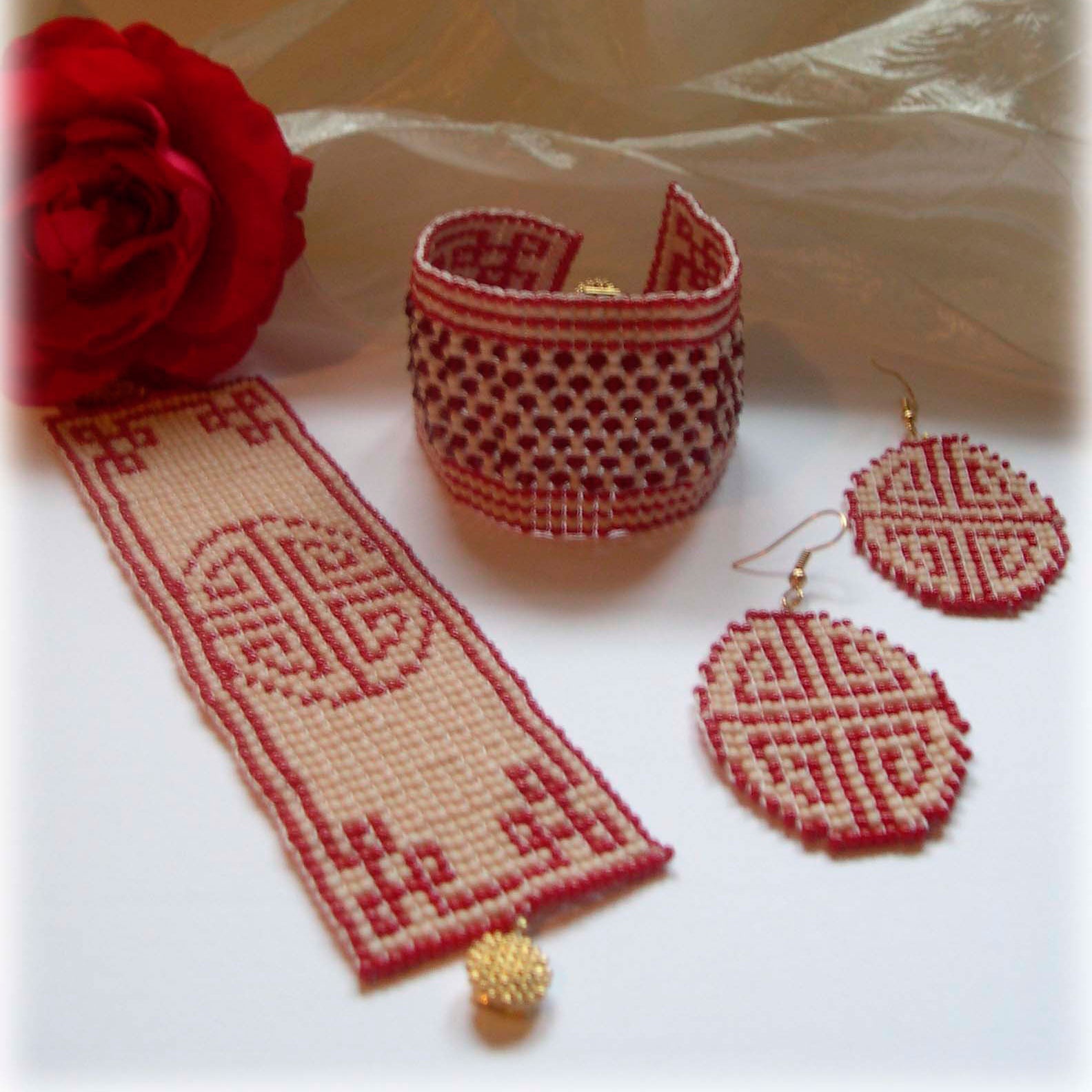 Parure Boucles d'oreilles et Bracelet Tissage de Rocailles Parure Boucles d'oreilles et Bracelet Tissage de Rocailles