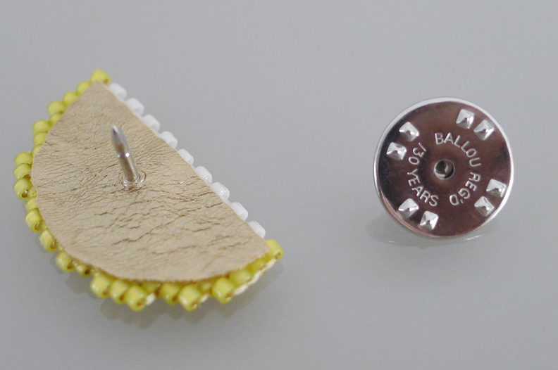 Assortiment de Pin's tranches de fruits en tissage de perles Miyuki : Etape 16 Assortiment de Pin's tranches de fruits en tissage de perles Miyuki : Etape 16