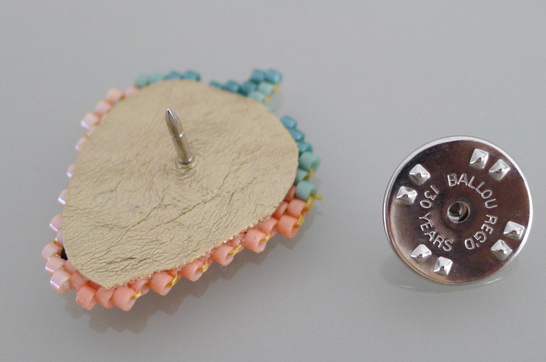 Assortiment de Pin's tranches de fruits en tissage de perles Miyuki : Etape 13 Assortiment de Pin's tranches de fruits en tissage de perles Miyuki : Etape 13