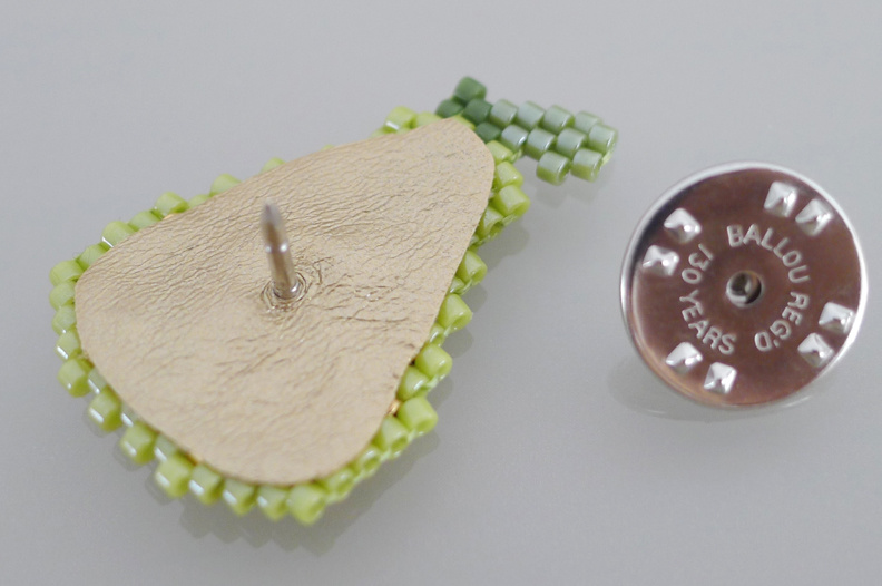 Assortiment de Pin's tranches de fruits en tissage de perles Miyuki : Etape 7 Assortiment de Pin's tranches de fruits en tissage de perles Miyuki : Etape 7