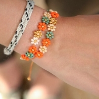 bracelet fleurs rocaille