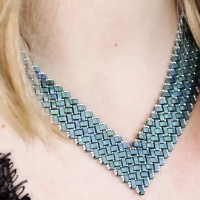 collier chevron