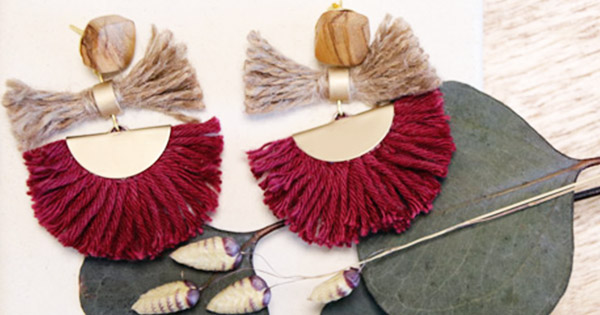 Boucles d'oreilles pendantes à pompons en laine Boucles d'oreilles pendantes à pompons en laine