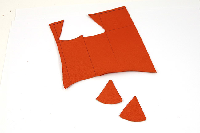 Boucles d'oreilles en cuir et perles en verre : Etape 2