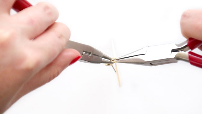 fermer un anneau pour bijoux fantaisie