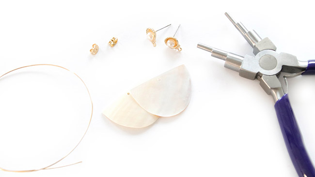 mat&eacute;riel pour r&eacute;aliser des boucles d'oreilles en nacre