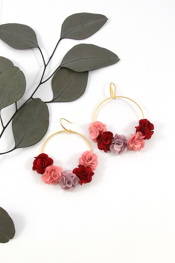 Schéma Créoles fleurs en tissu Schéma Créoles fleurs en tissu