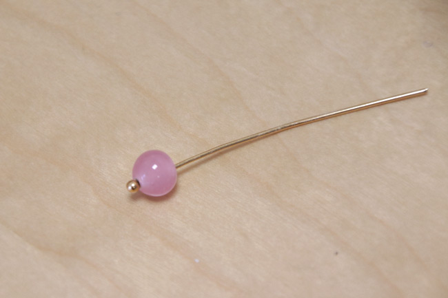 Créoles avec perles en verre acidulées : Etape 1 Créoles avec perles en verre acidulées : Etape 1