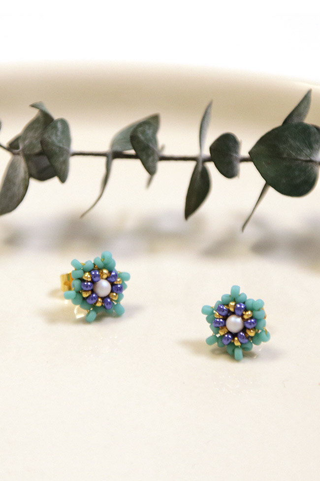 Boucles d'oreilles petites fleurs en rocailles et perles nacrées PureCrystal