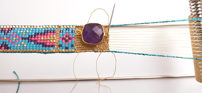 Bracelet tissage Miyuki et fils brillants pierre Améthyste : Etape 6