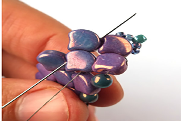 Bracelet DIY imitation serpent perles en verre Ginko et perles rocailles : Etape 12